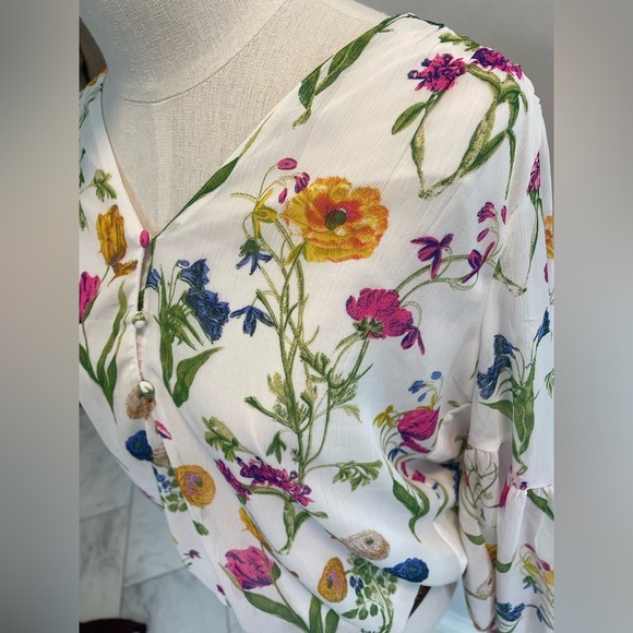 Tamara H., XS (loose, prob fit Sm) sheer over lining floral elastic waist top - Picture 2 of 7